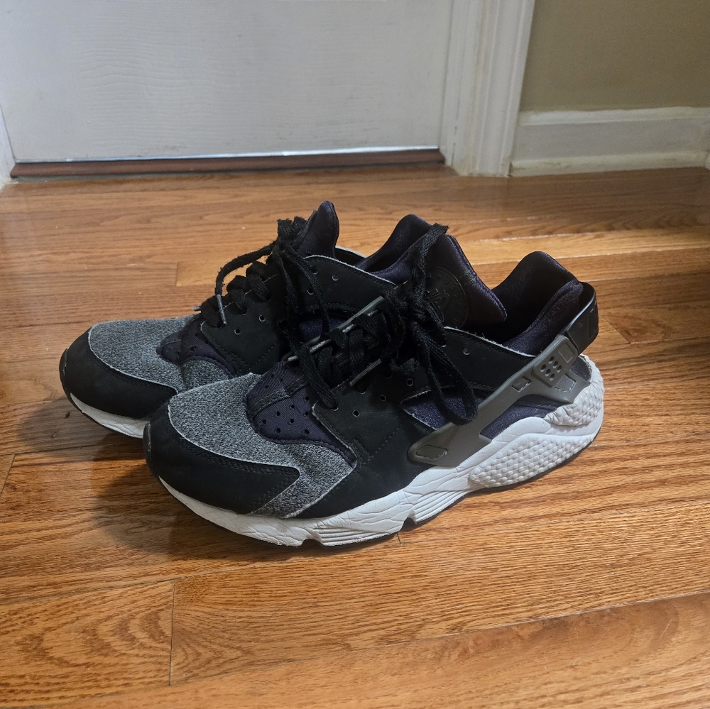 Nike Hurache Black/Grey Size 10M